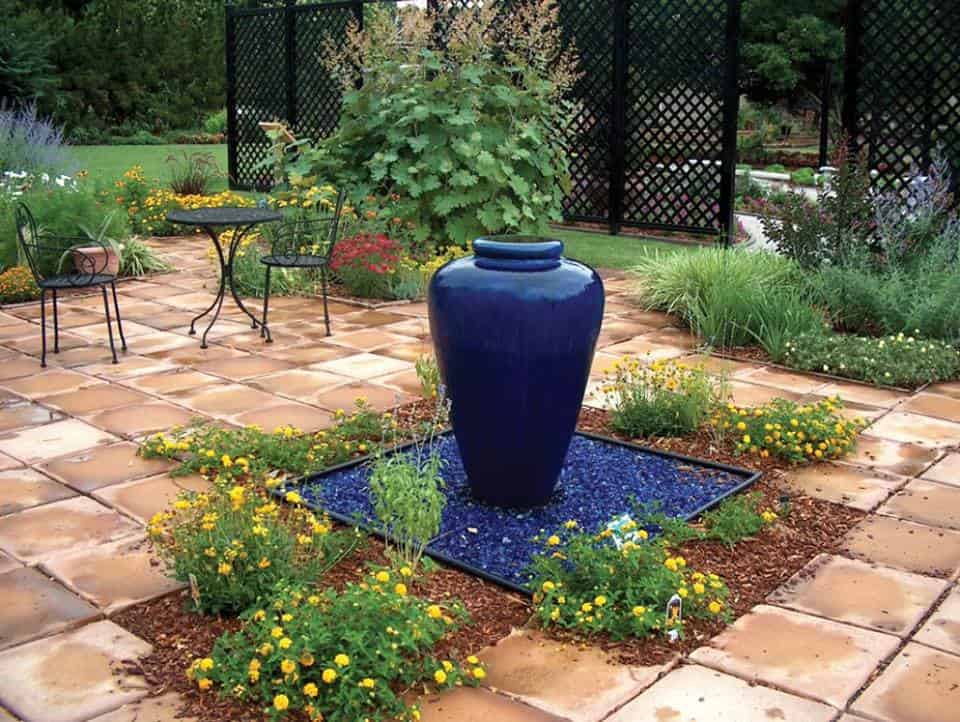 15 Extraordinary Ideas For Landscaping The Garden With Glass Mulch 15 Extraordinary Ideas For Landscaping The Garden With Glass Mulch
