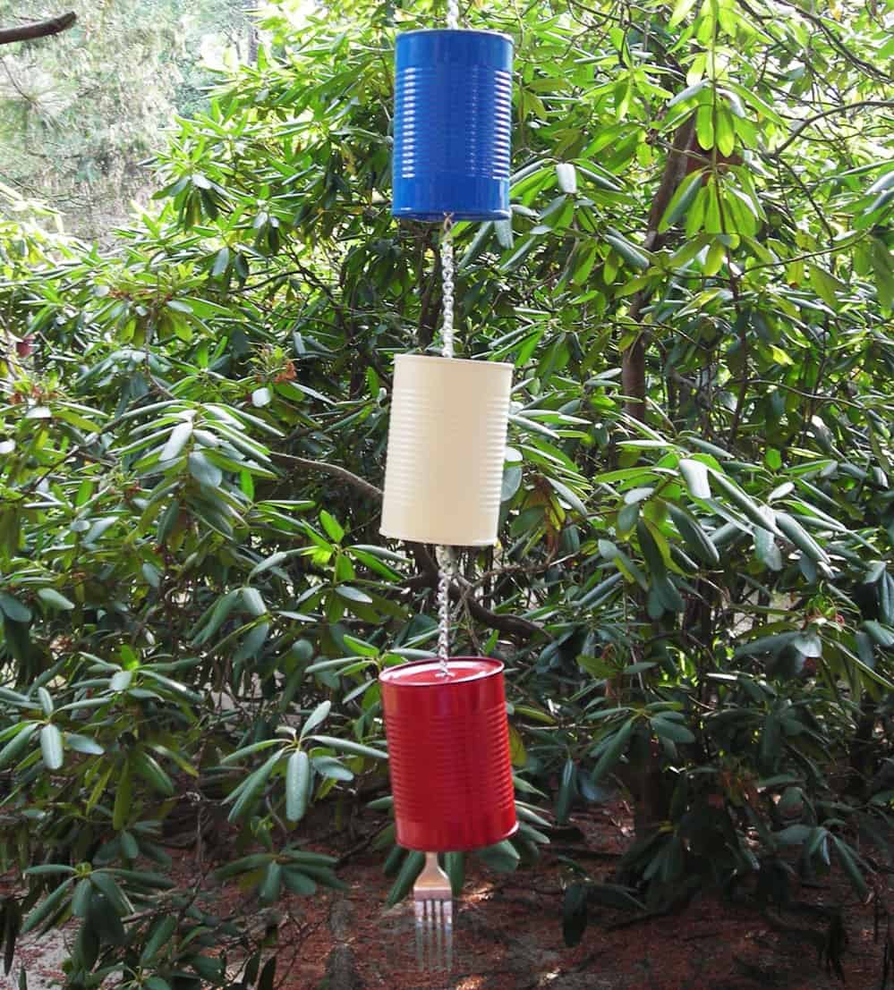 8. Recycle old tin cans and silverware to create this patriotic wind chime 8. Recycle old tin cans and silverware to create this patriotic wind chime