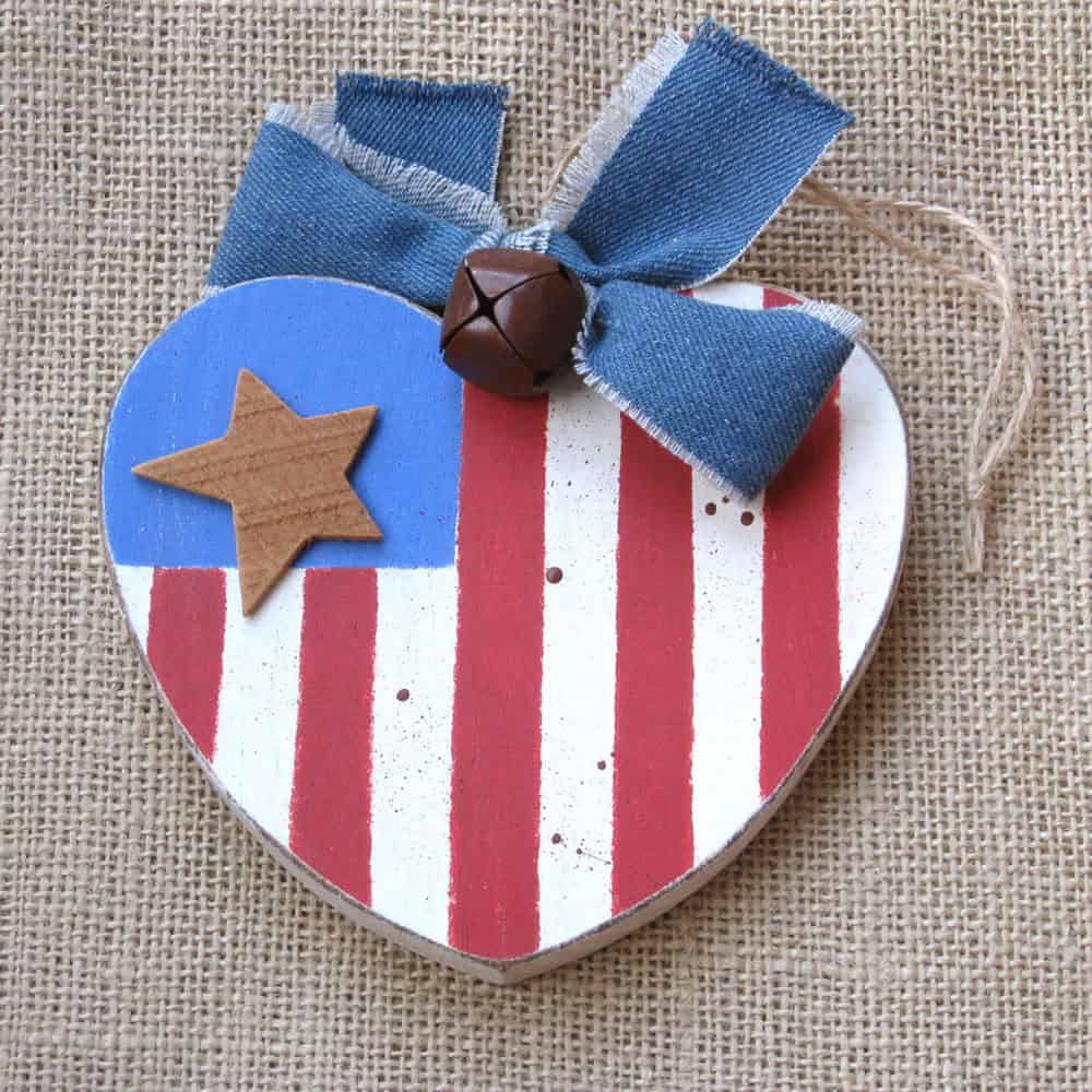 9. Show your love for your country by hanging creative little wooden heart ornaments 9. Show your love for your country by hanging creative little wooden heart ornaments