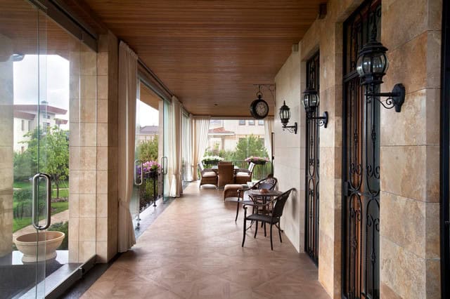 15 Outstanding Contemporary Porch Designs For Your New Courtyard