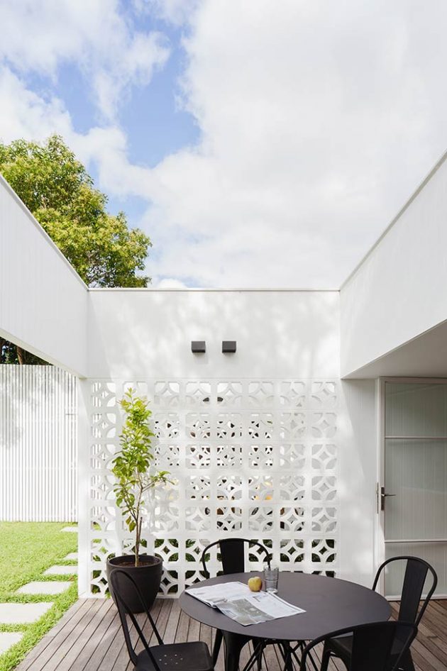 Breeze Block House by Architect Prineas in Sydney, Australia