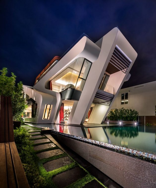 Villa Mistral by Mercurio Design Lab on the Island of Sentosa in Singapore