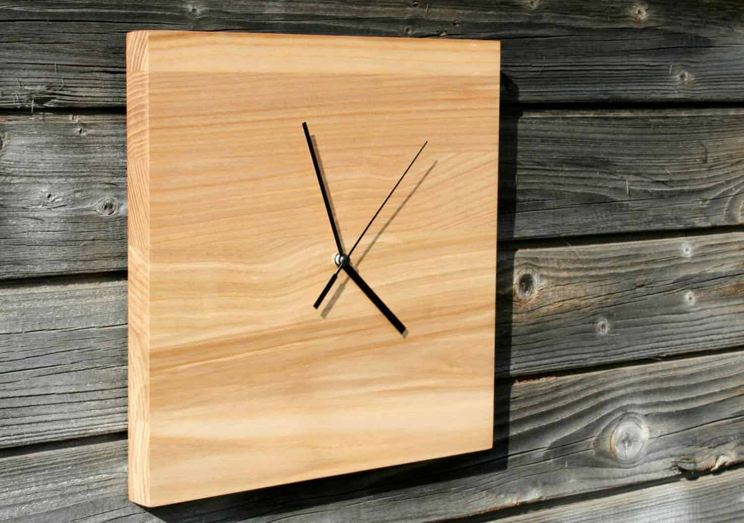 15 Creative Handmade Wall Clock Designs You Will Want To DIY