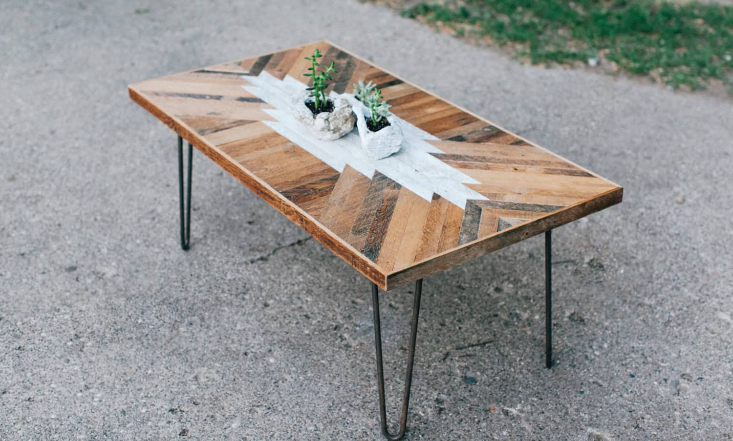 1. Reclaimed Wood Handmade Coffee Table 1. Reclaimed Wood Handmade Coffee Table