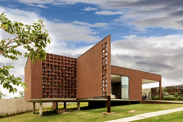 Casa Clara by 1:1 Arquitetura Design in Brasilia, Brazil