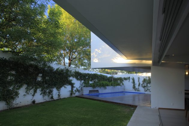 Casa Cuatro by Hernández Silva Arquitectos in Zapopan, Mexico