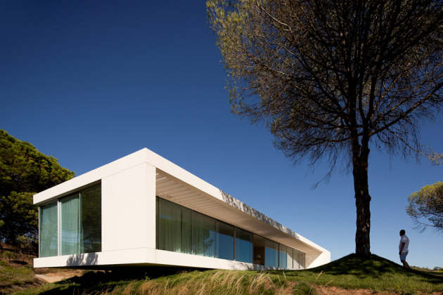 House in Melides by Pedro Reis in Grândola, Portugal