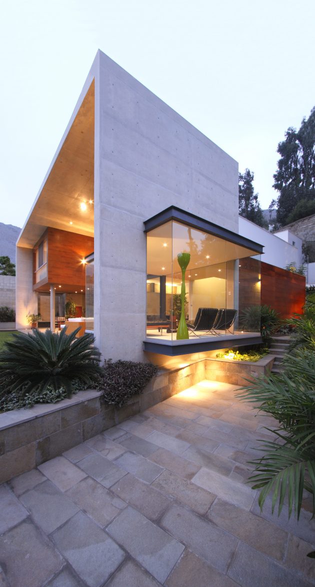 S House by Domenack Arquitectos in Lima, Peru
