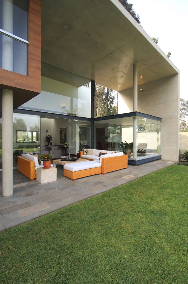 S House by Domenack Arquitectos in Lima, Peru