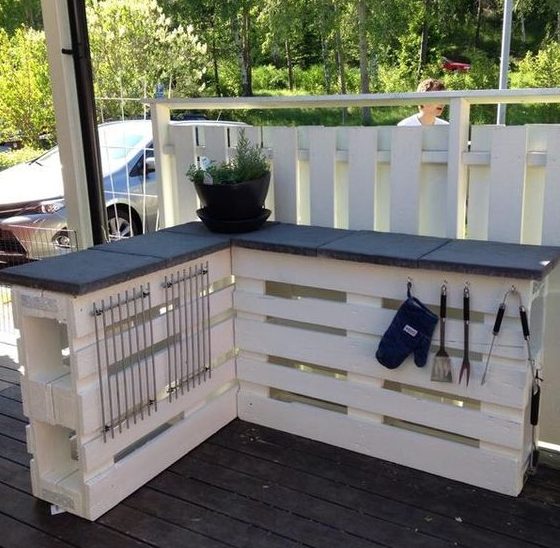 22 Spectacular DIY Outdoor Pallet Projects That Everyone Can Make