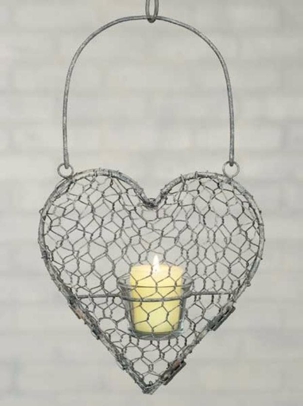 15 Clever DIY Chicken Wire Rustic Decor Ideas For Your Home 13