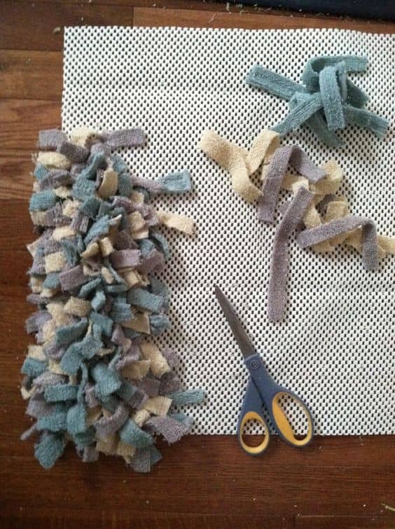 20 Really Amazing DIY Bathroom Rug Designs You Can Make