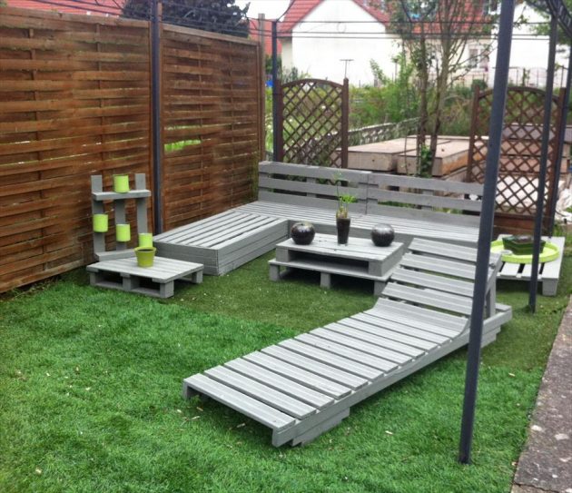 22 Spectacular Diy Outdoor Pallet Projects That Everyone Can Make