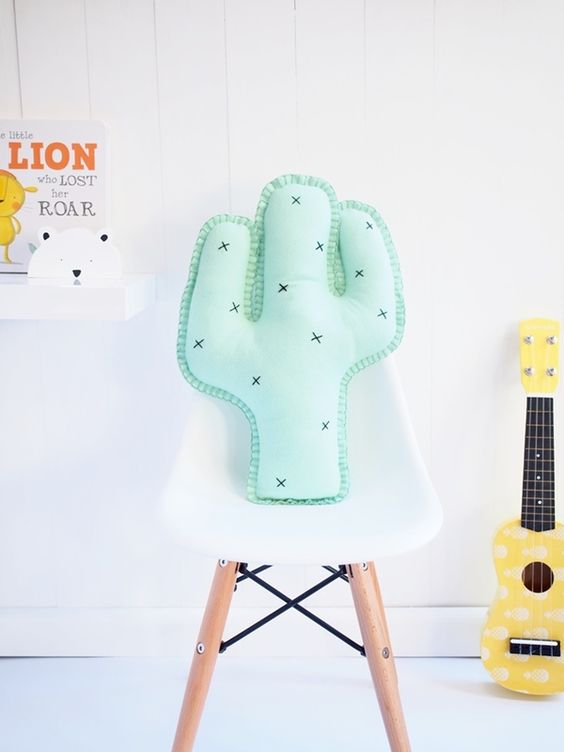 19 Fascinating DIY Pillows To Refresh Your Home For Free