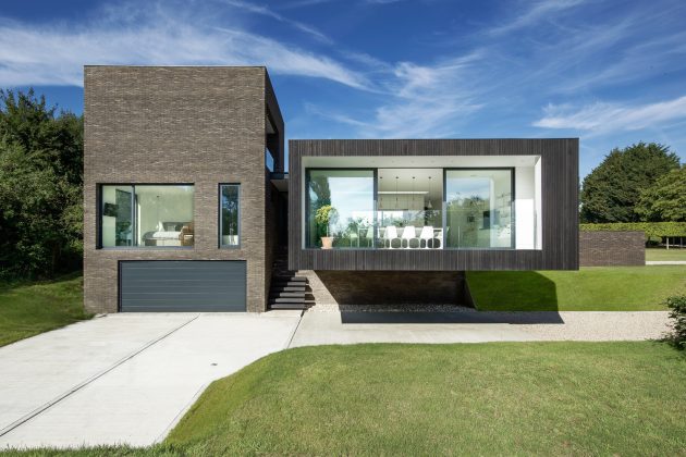 Black House by AR Design Studio in Kent, England