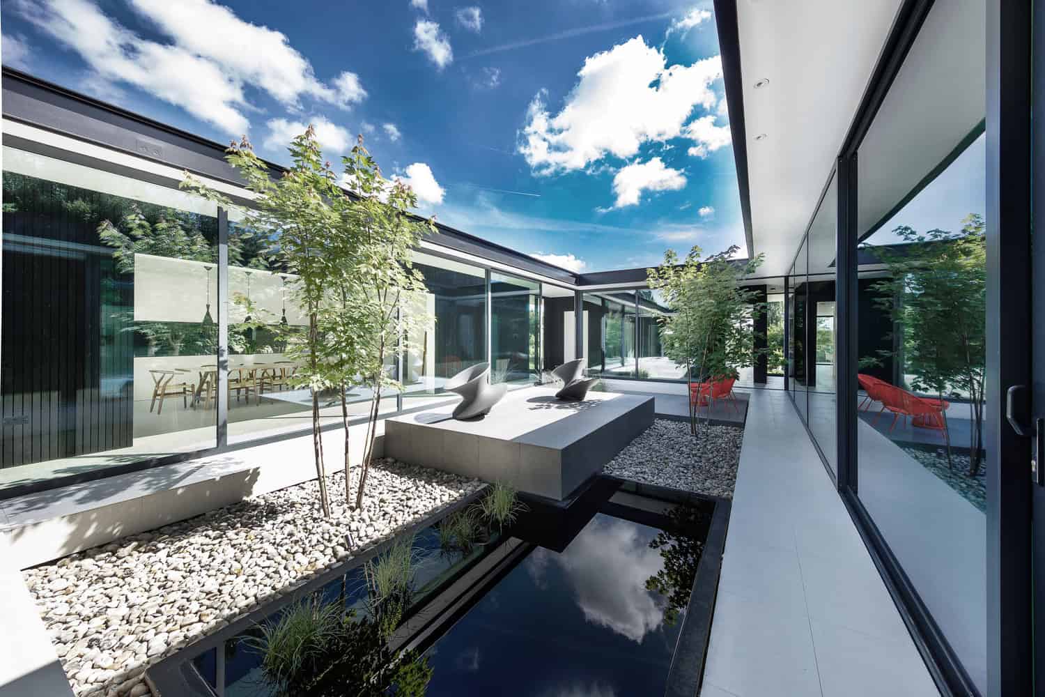 Black House by AR Design Studio in Kent, England Black House by AR Design Studio in Kent, England