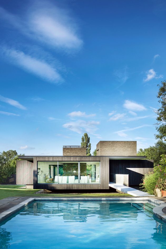 Black House by AR Design Studio in Kent, England