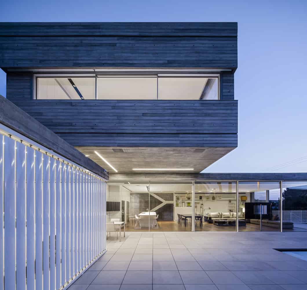 Dual House by Axelrod Architects + Pitsou Kedem Architects in Israel Dual House by Axelrod Architects + Pitsou Kedem Architects in Israel