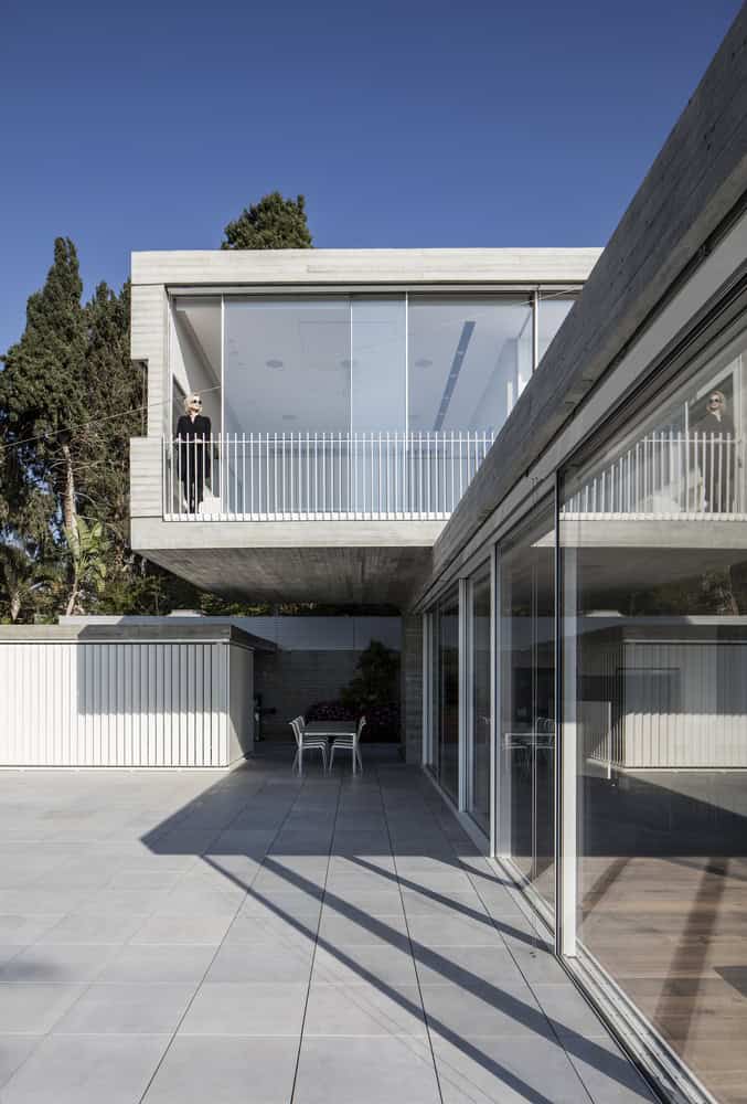 Dual House by Axelrod Architects + Pitsou Kedem Architects in Israel Dual House by Axelrod Architects + Pitsou Kedem Architects in Israel