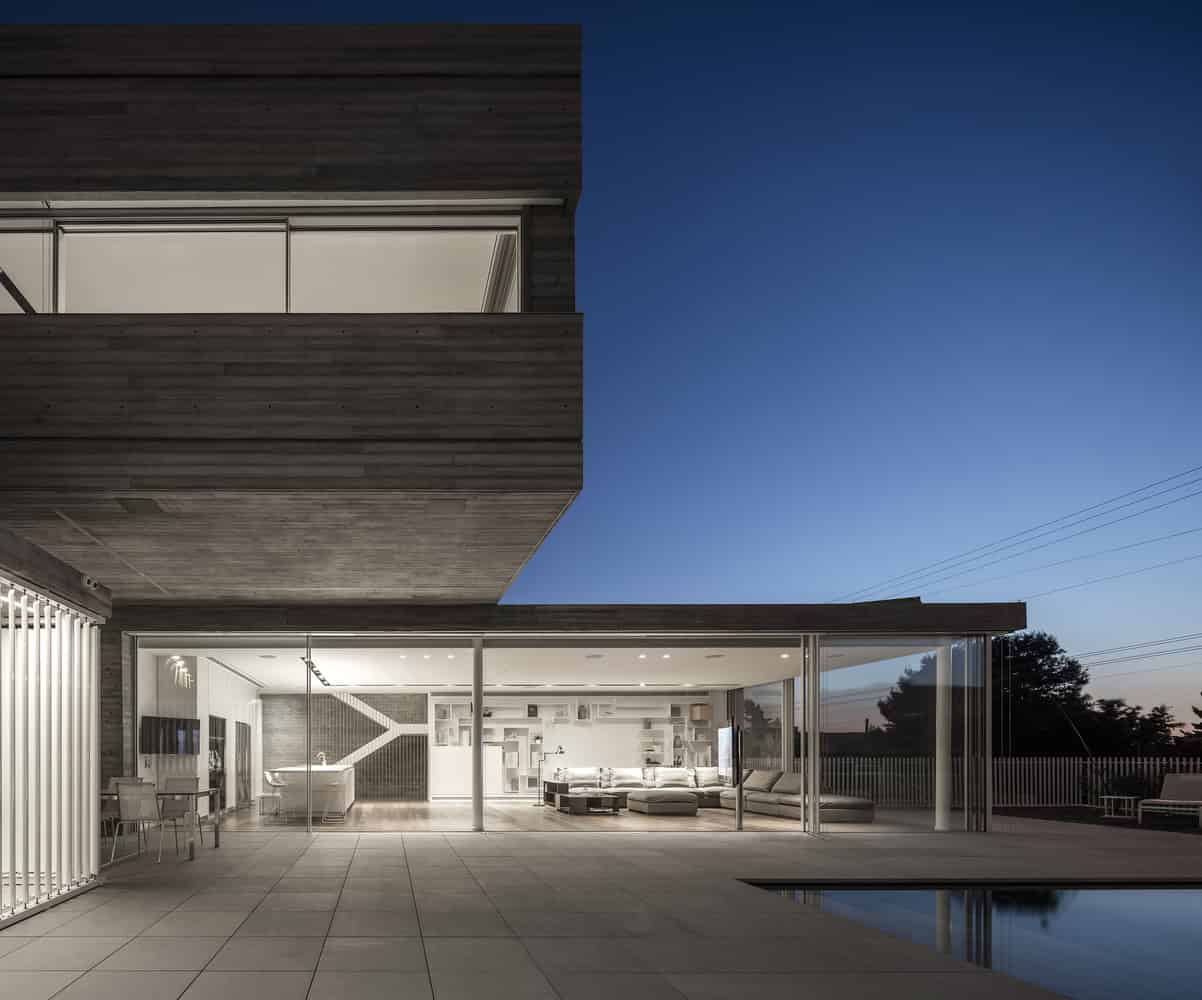 Dual House by Axelrod Architects + Pitsou Kedem Architects in Israel Dual House by Axelrod Architects + Pitsou Kedem Architects in Israel