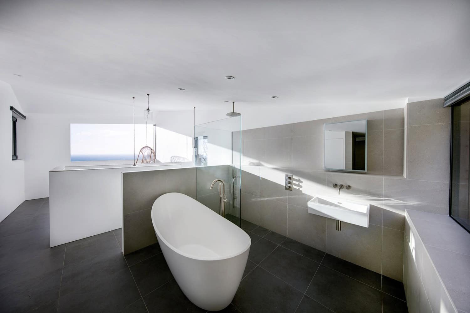 The Crow's Nest by AR Design Studio on England's South Coast The Crow's Nest by AR Design Studio on England's South Coast