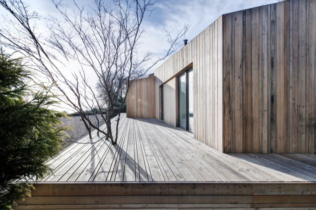 The Crow's Nest by AR Design Studio on England's South Coast