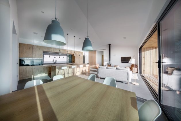 The Crow's Nest by AR Design Studio on England's South Coast