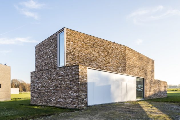 The Screen by DMOA Architects in Bierbeek, Belgium