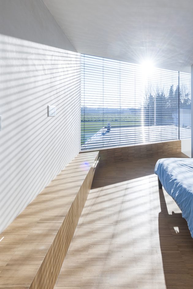 The Screen by DMOA Architects in Bierbeek, Belgium