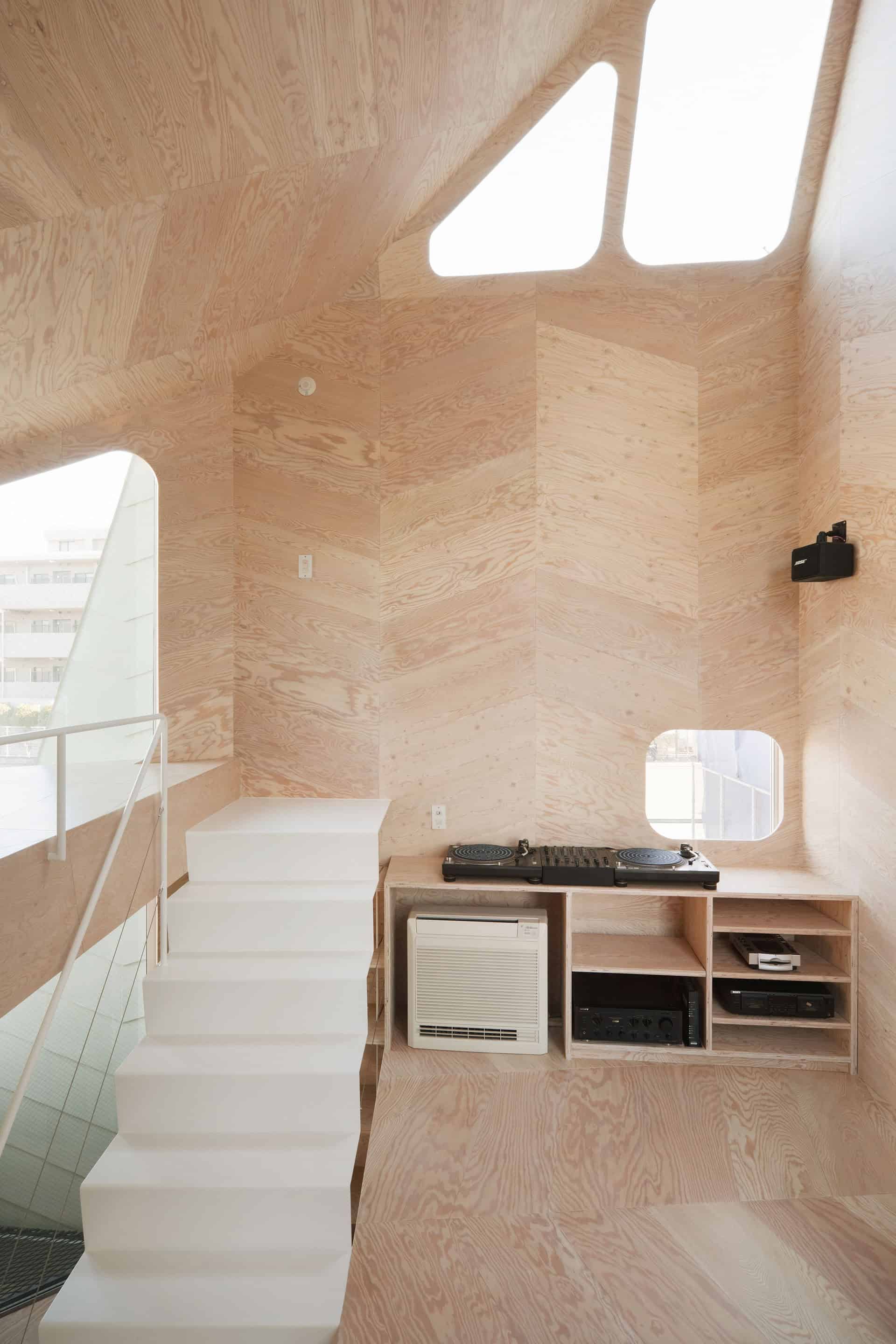Tiny Tsubomi House by FLATHOUSE Spans Across 7 Levels in Tokyo, Japan Tiny Tsubomi House by FLATHOUSE Spans Across 7 Levels in Tokyo, Japan
