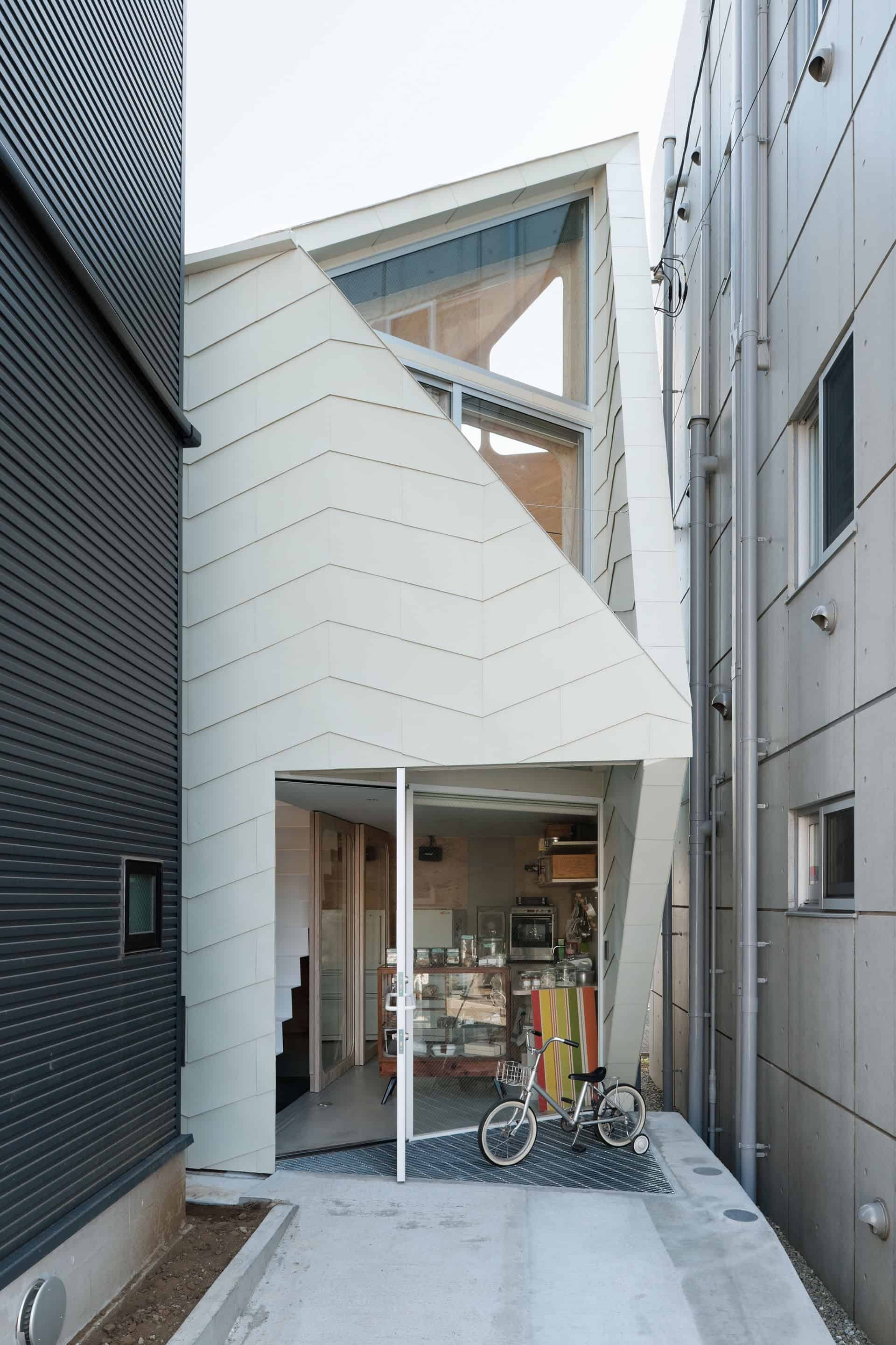 Tiny Tsubomi House by FLATHOUSE Spans Across 7 Levels in Tokyo, Japan Tiny Tsubomi House by FLATHOUSE Spans Across 7 Levels in Tokyo, Japan