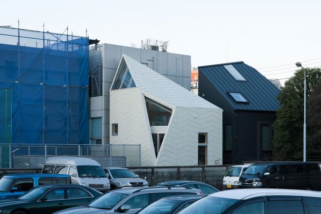 Tiny Tsubomi House by FLATHOUSE Spans Across 7 Levels in Tokyo, Japan