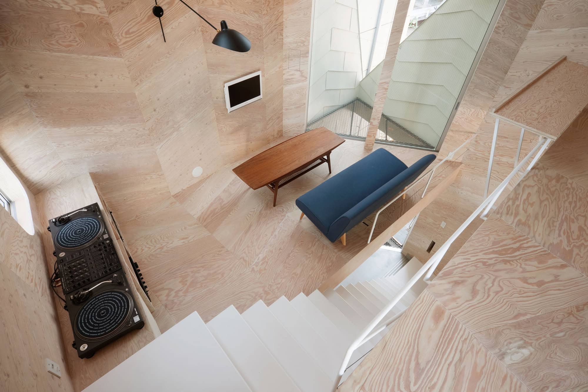 Tiny Tsubomi House by FLATHOUSE Spans Across 7 Levels in Tokyo, Japan Tiny Tsubomi House by FLATHOUSE Spans Across 7 Levels in Tokyo, Japan