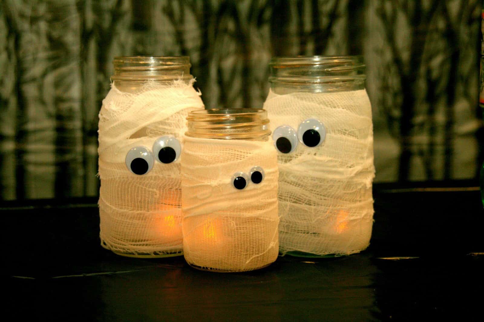 19 Kid-Friendly DIY Halloween Projects That Are Inexpensive & Super Easy 19 Kid-Friendly DIY Halloween Projects That Are Inexpensive & Super Easy