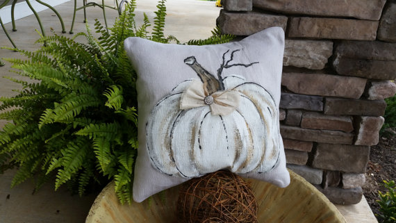 15 Gorgeous Fall Pillow Designs To Add To Your Seasonal Home Decor