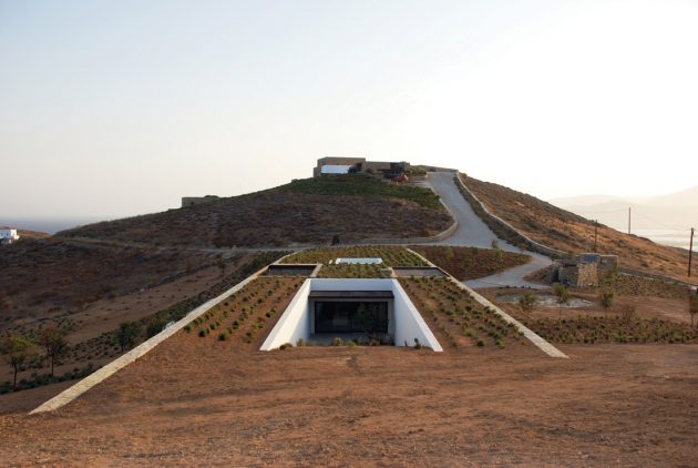 Aloni House by decaARCHITECTURE on The Antiparos Island in Greece