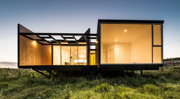 House on the Top by Mutar Estudio in Curanipe, Chile