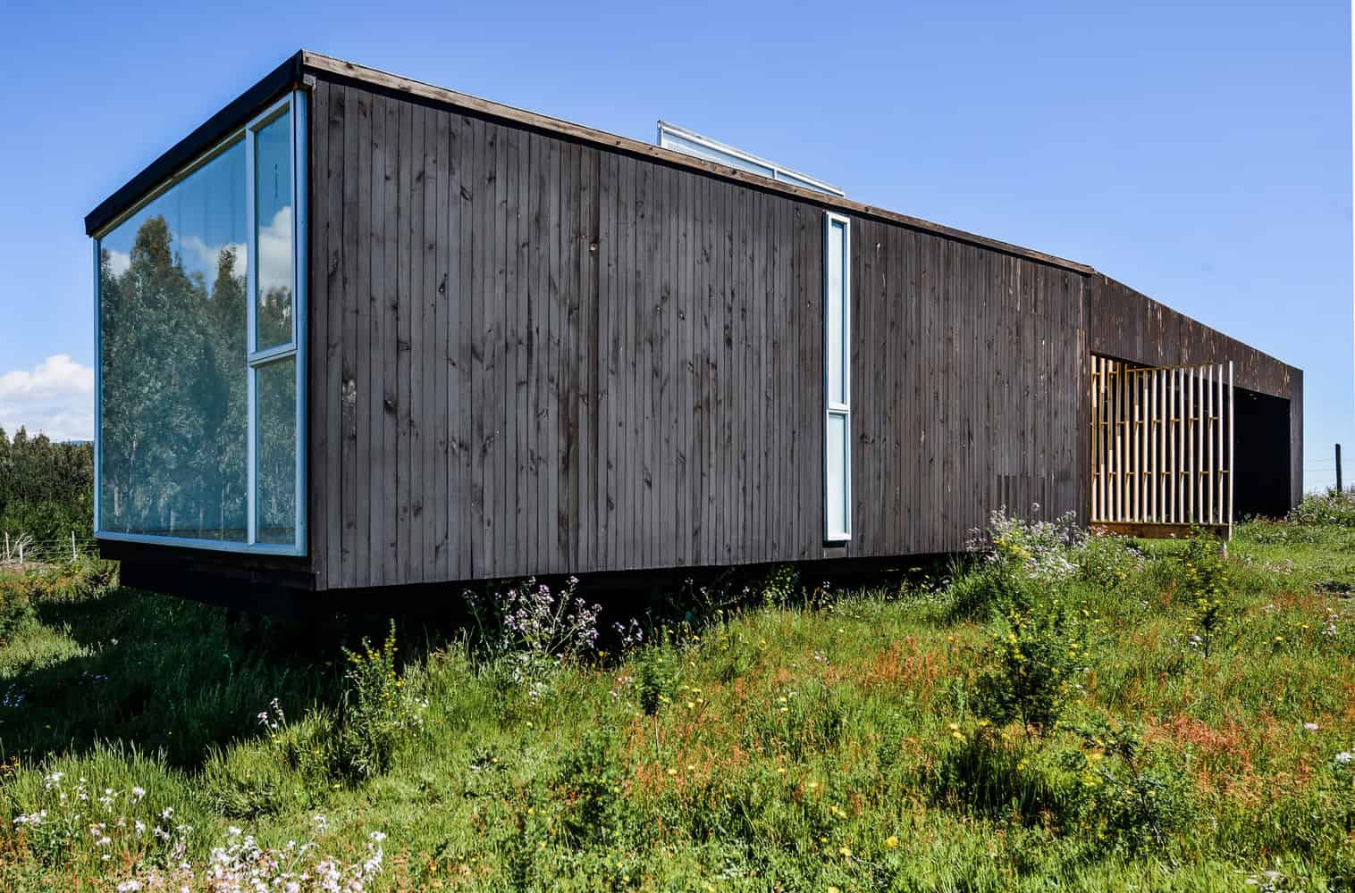 House on the Top by Mutar Estudio in Curanipe, Chile House on the Top by Mutar Estudio in Curanipe, Chile