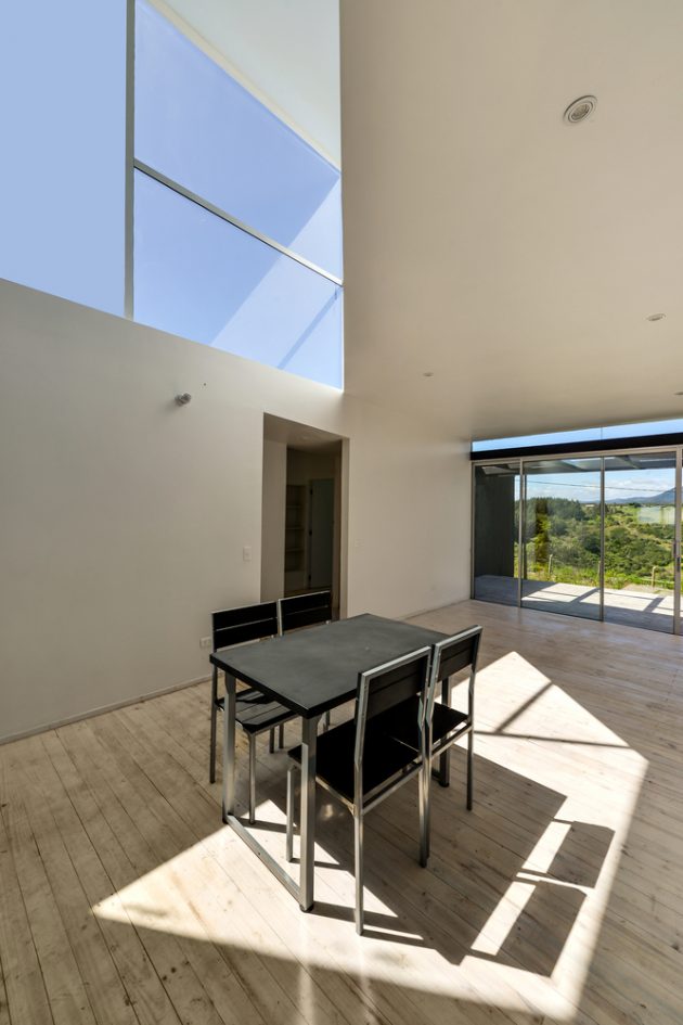 House on the Top by Mutar Estudio in Curanipe, Chile