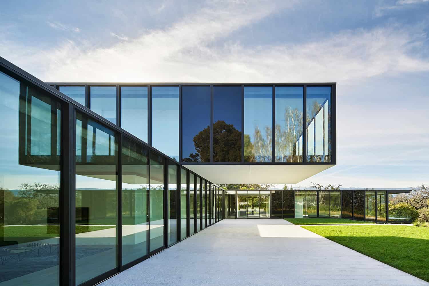 OZ House by Stanley Saitowitz in Atherton, California OZ House by Stanley Saitowitz in Atherton, California