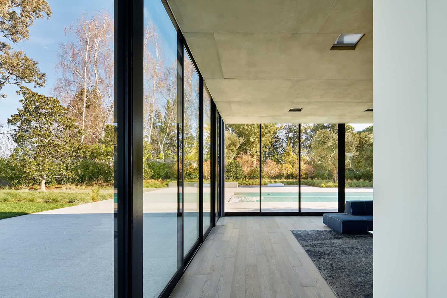 OZ House by Stanley Saitowitz in Atherton, California OZ House by Stanley Saitowitz in Atherton, California