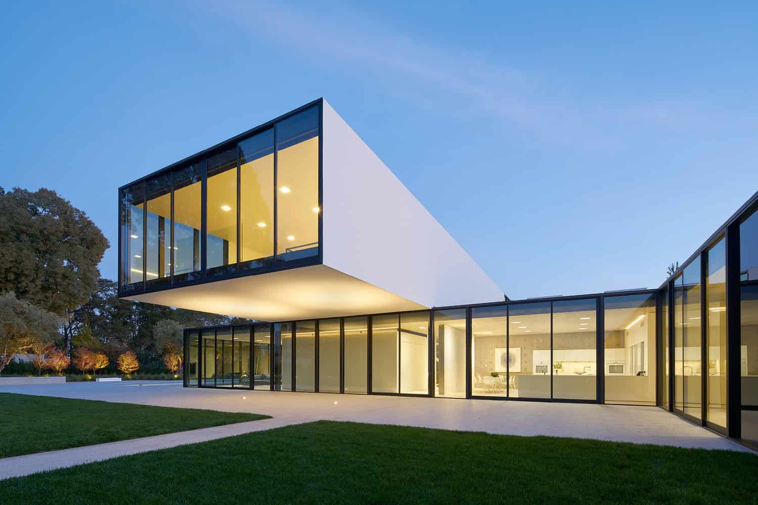 OZ House by Stanley Saitowitz in Atherton, California OZ House by Stanley Saitowitz in Atherton, California