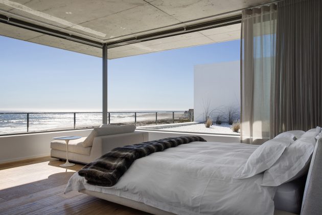 Pearl Bay Residence by Gavin Maddock Design Studio in South Africa