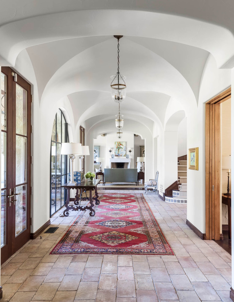 20 Graceful Mediterranean Hallway Designs That Will Overwhelm You With Elegance