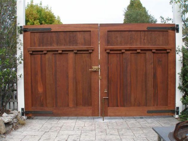 17 Irresistible Wooden Gate Designs To Adorn Your Exterior