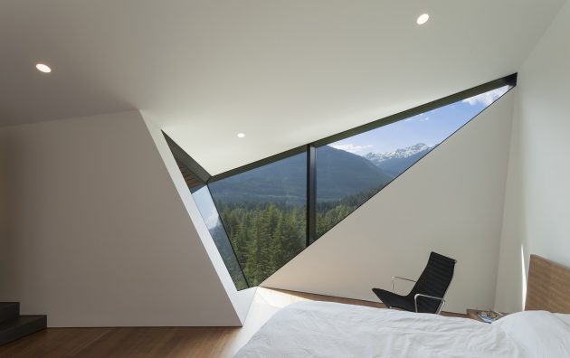 Hadaway House by Patkau Architects in Whistler, Canada