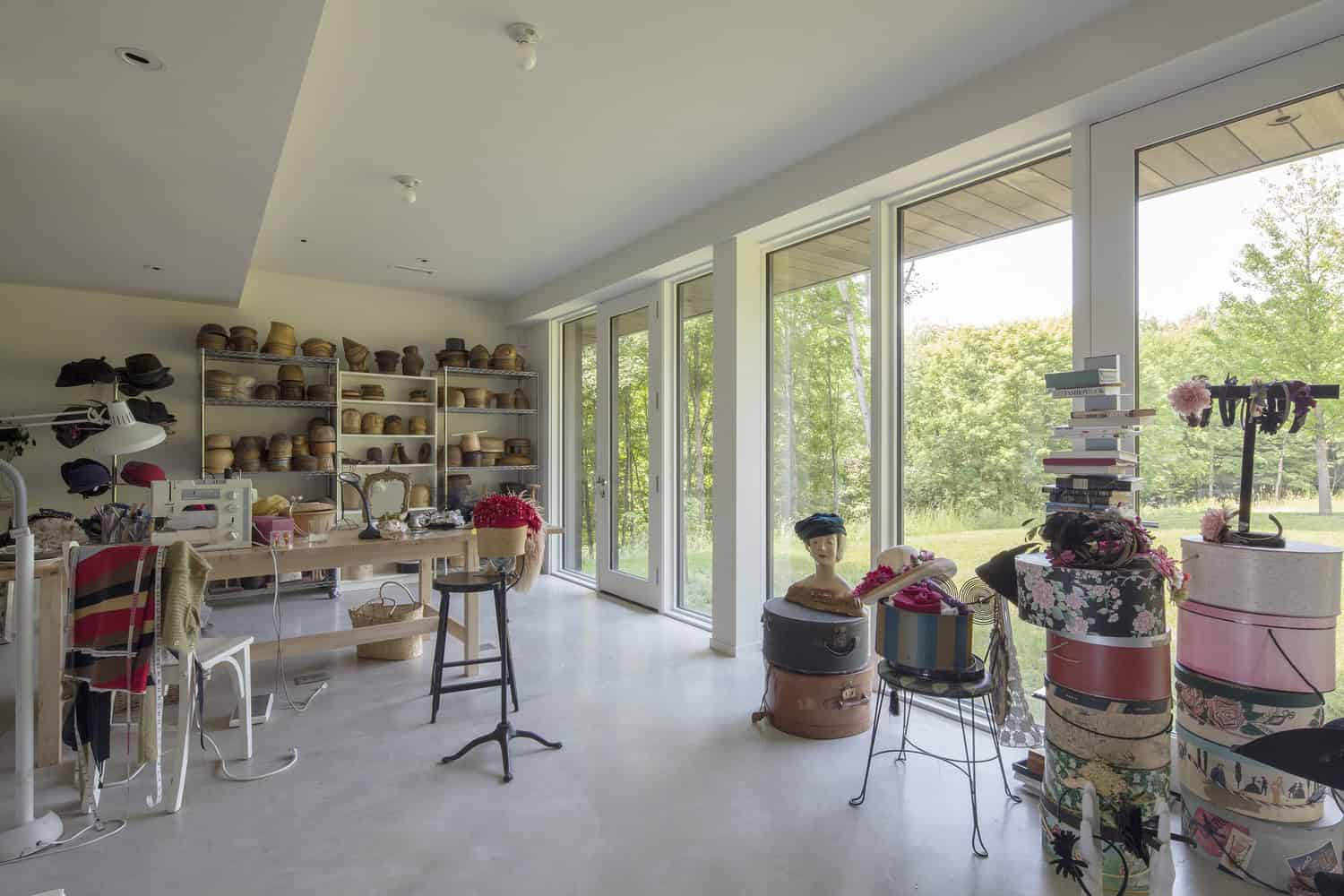 Red Rock House by Anmahian Winton Architects in New York, USA Red Rock House by Anmahian Winton Architects in New York, USA