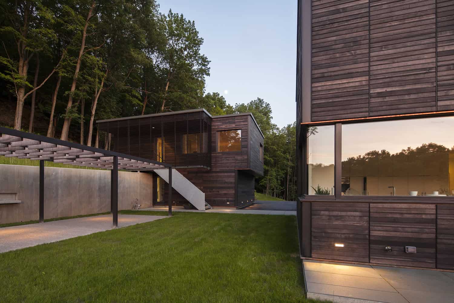 Red Rock House by Anmahian Winton Architects in New York, USA Red Rock House by Anmahian Winton Architects in New York, USA