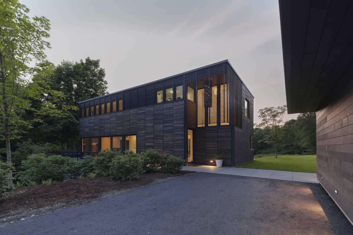 Red Rock House by Anmahian Winton Architects in New York, USA Red Rock House by Anmahian Winton Architects in New York, USA