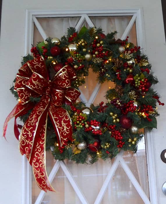 15 Alluring Handmade Christmas Wreath Designs That Will Look Great On ...